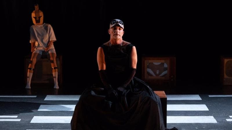 Antigone, una maschera ribelle
