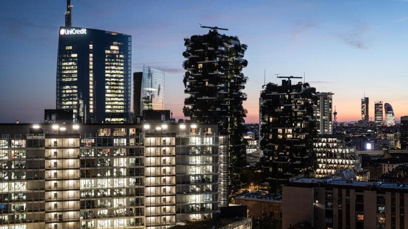 Milano, quartiere Porta nuova panoramiche. Urbanistica, Unipol UniCredit bosco verticale (- - , <credi