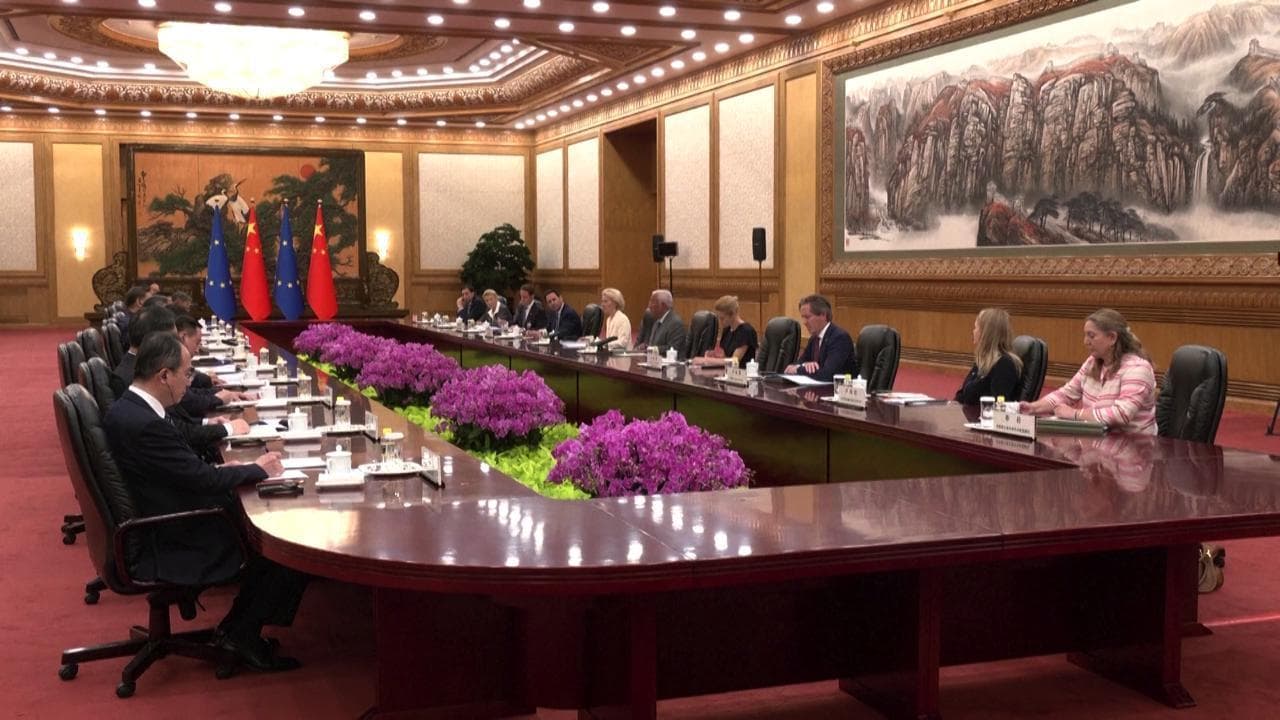 Pechino, summit Eu-Cina, von der Leyen a Xi: "Essenziale riequilibrare le nostre relazioni"