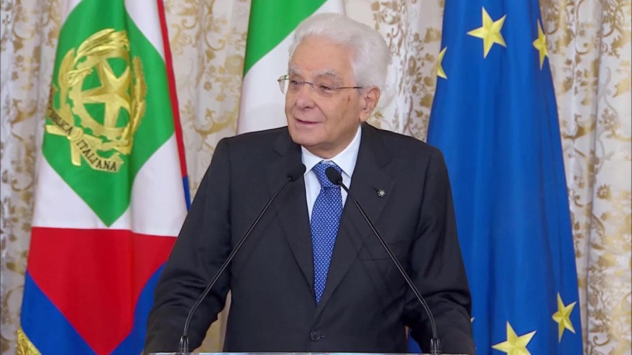Calcio, Mattarella alle azzurre: "Europeo magnifico. È sempre tutto più difficile per le donne"