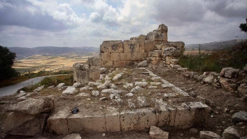 A maggio sulle rovine della città romana di Sebastia sono apparse delle stelle di David: la zona dovrebbe essere sotto controllo palestinese secondo gli Accordi di Oslo, Nasser Ishtayeh/Flash90