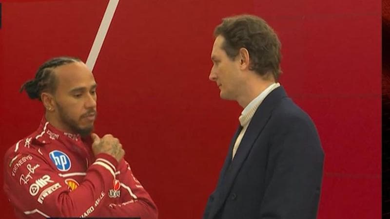 Lewis Hamilton a colloquio con John Elkann