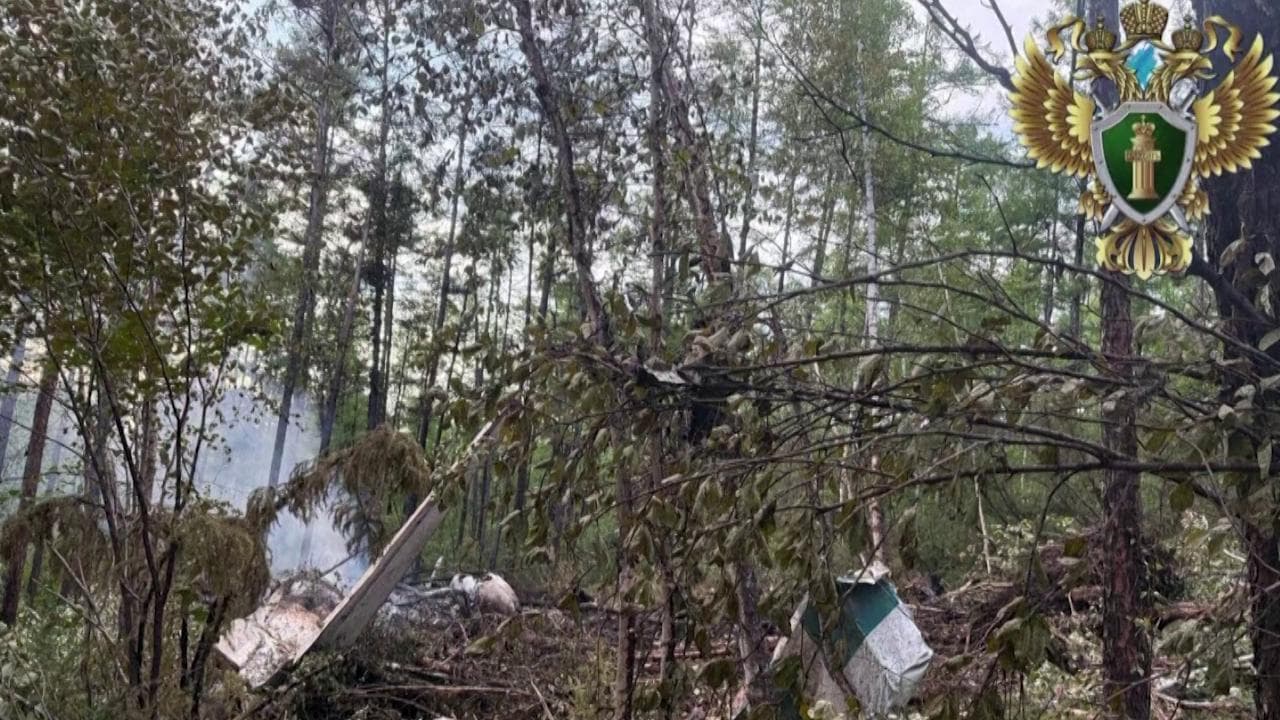 Aereo Antonov caduto nell'Estremo Oriente della Russia, individuata la fusoliera in fiamme