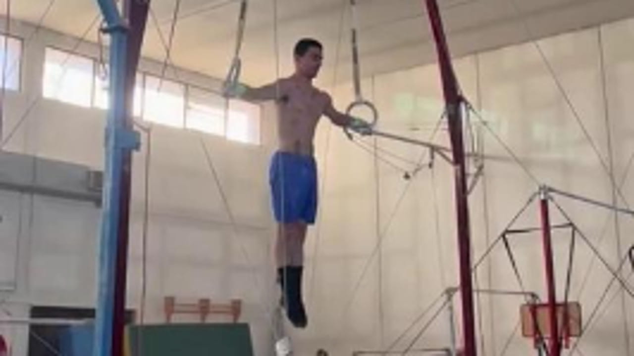 Lorenzo Bonicelli agli anelli: il video dell'allenamento poche settimane prima della caduta