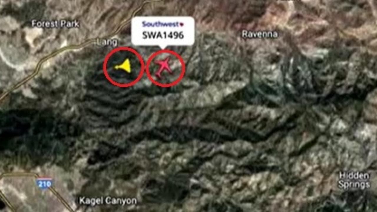 Collisione sfiorata nei cieli Usa: jet militare incrocia un Boeing, feriti due assistenti di volo