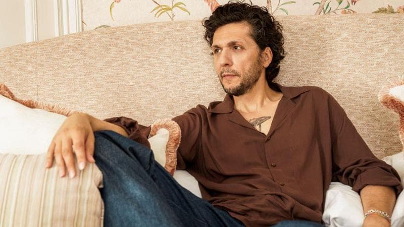 Ermal Meta: “Mi sono sentito un disertore. Grazie a mia figlia ho fatto pace con le mie radici”