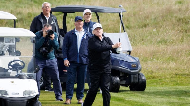Donald J. Trump gioca a golf a Turnberry, Scozia
