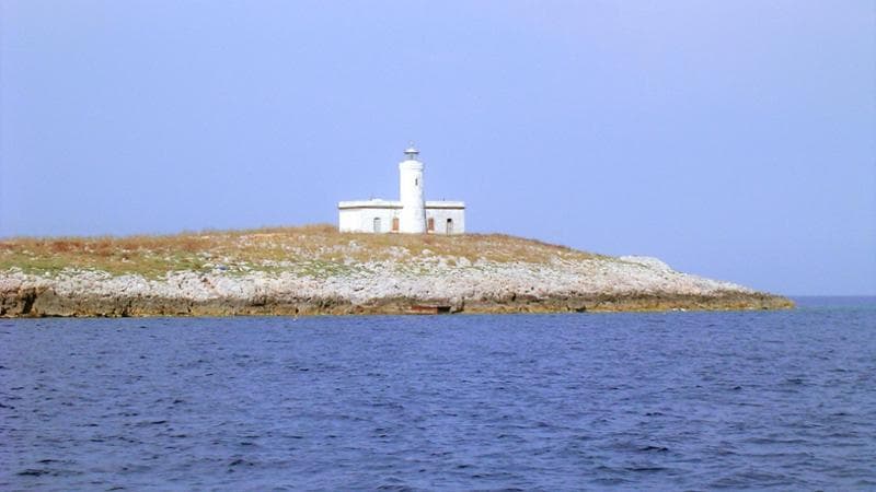 Il faro su una delle tre "Formiche di Grosseto" / Albarubescens - Commons Wikimedia