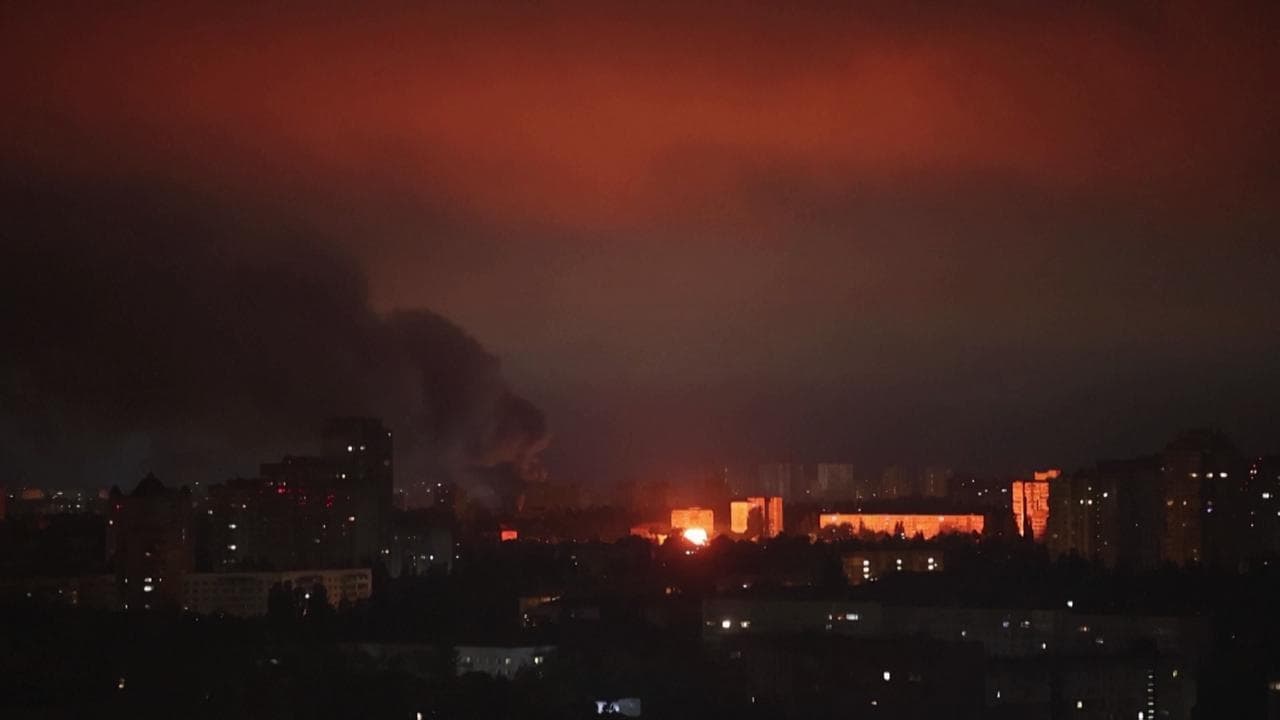 Kiev massiccio attacco di droni russi nella notte: sei morti