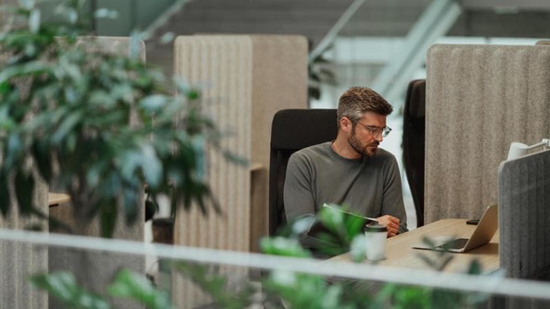 Omnibus, la svolta soft dell’Europa sulla sostenibilità: meno reporting ma più rischi per i dati