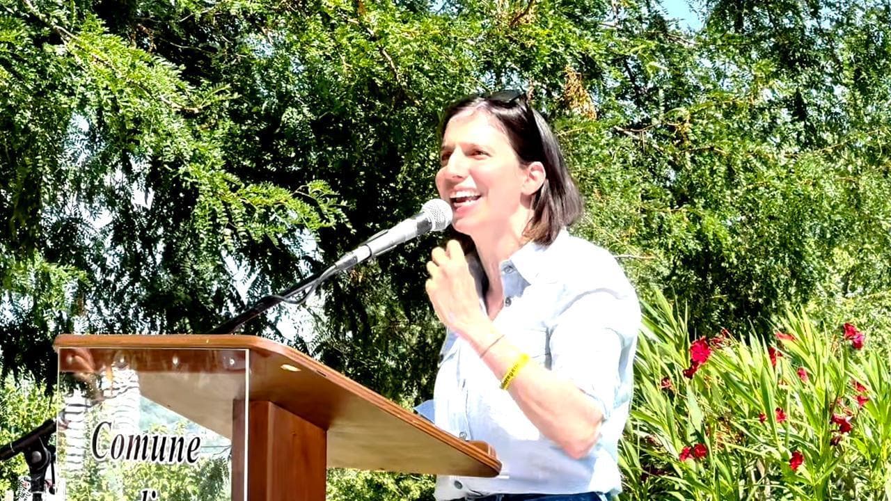 Schlein fa il verso a Meloni dopo la sentenza Ue sui centri in Albania: "Non fun-zio-ne-ran-no!"