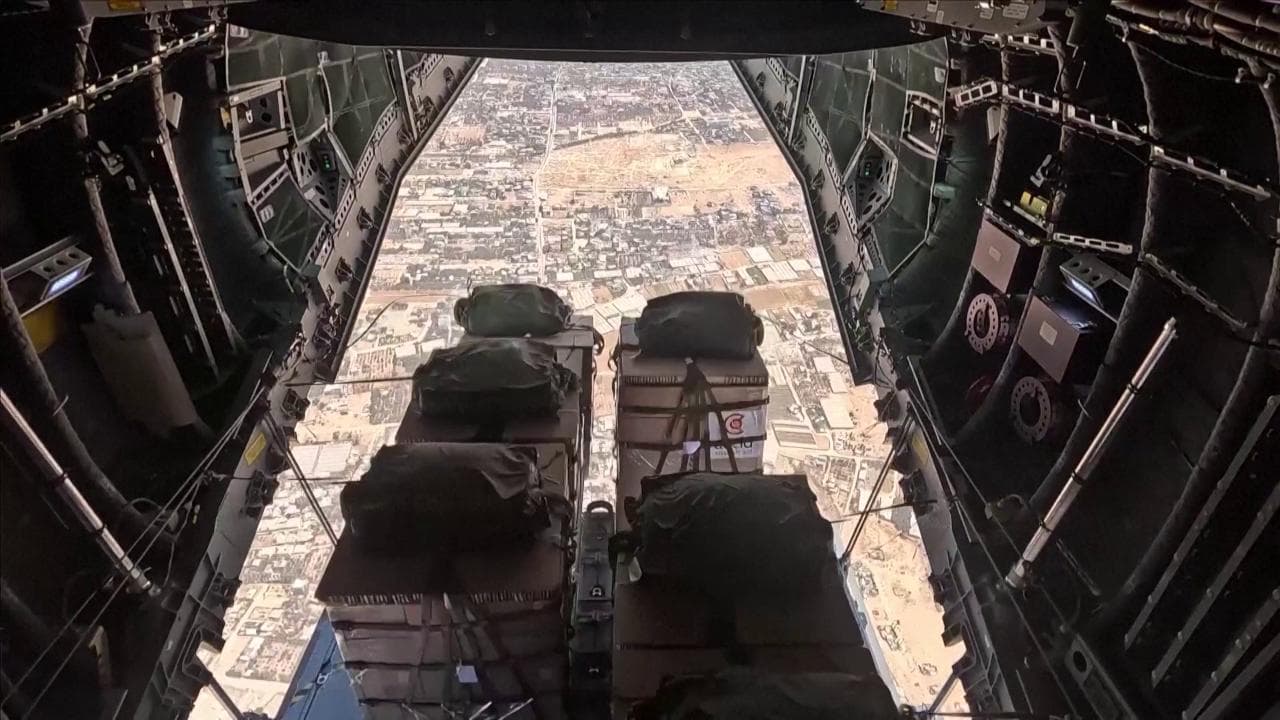 Gaza, la Spagna lancia sulla Striscia il primo carico di 12 tonnellate di aiuti umanitari