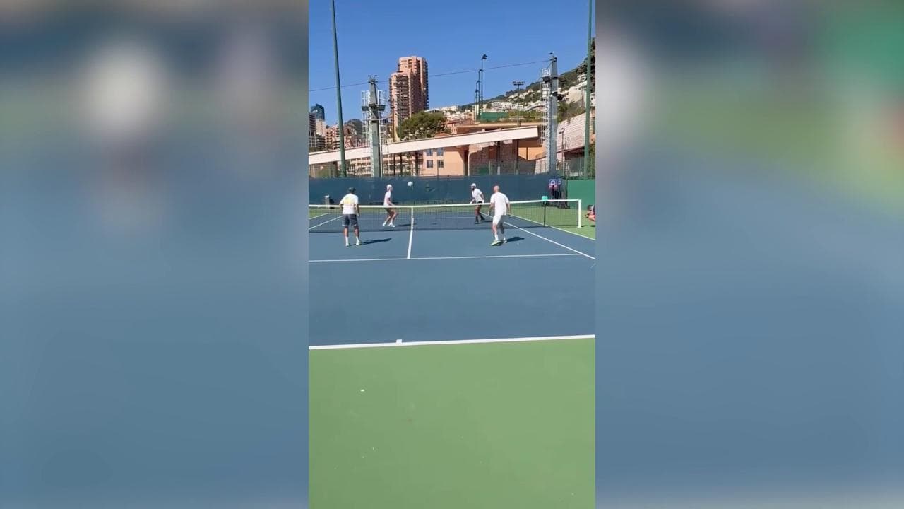 Sinner-Berrettini vs Ferrara-Vagnozzi a calcio-tennis: la sfida a tra allievi e maestri