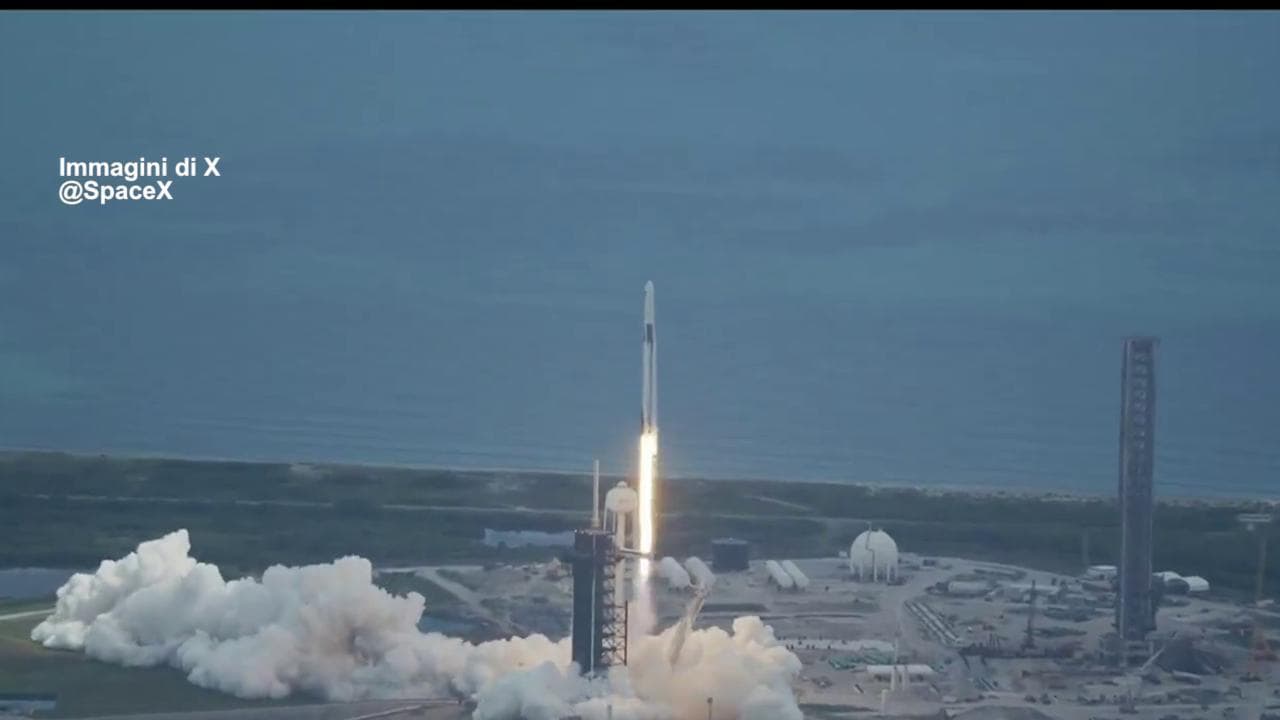 Cape Canaveral - Countdown e lancio della missione Crew 11 verso la stazione spaziale: lo spettacolo