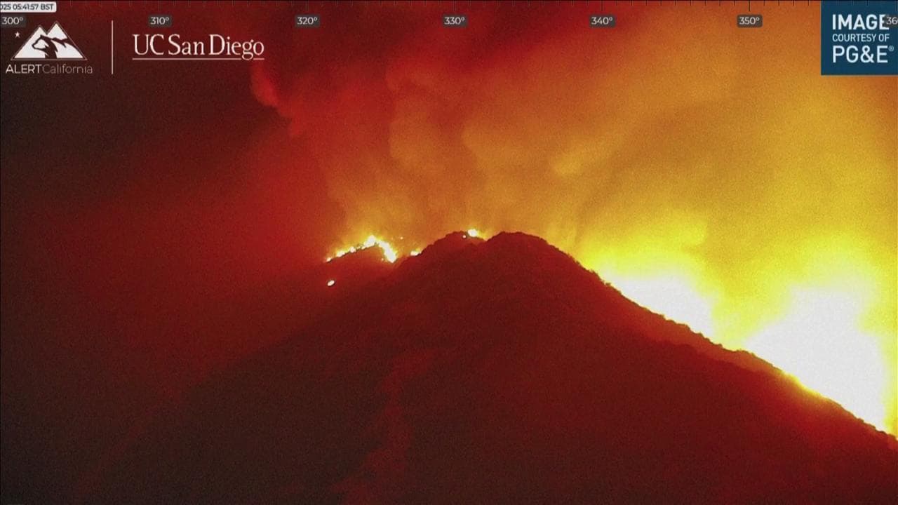 California, tornano gli incendi: il timelapse è impressionante