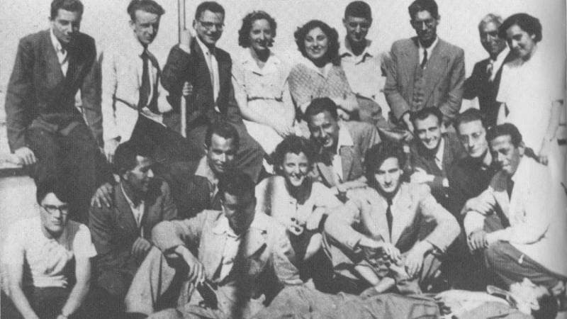 Teresa Regard (quinta da sinistra in alto) e Franco Calamandrei (sesto) fra i gappisti romani nel 1944