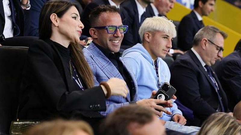 Tobias Del Piero in tribuna con i genitori