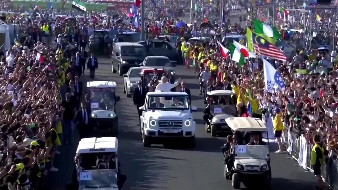 L'arrivo di Papa Leone a Tor Vergata: più di un milione di giovani per la messa del pontefice