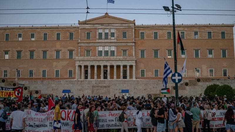 Atene, l’ambasciatore israeliano accusa il sindaco: “Non avete cancellato i graffiti anti-semiti”