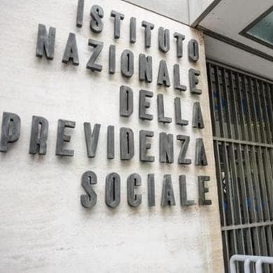 Pensioni, tre mesi in più dal 2027. Il Mef: “Blocchiamo tutto in manovra”. Ma il conto pesa miliardi