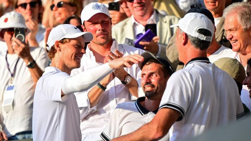 Sinner e Cahill dopo la finale di Wimbledon