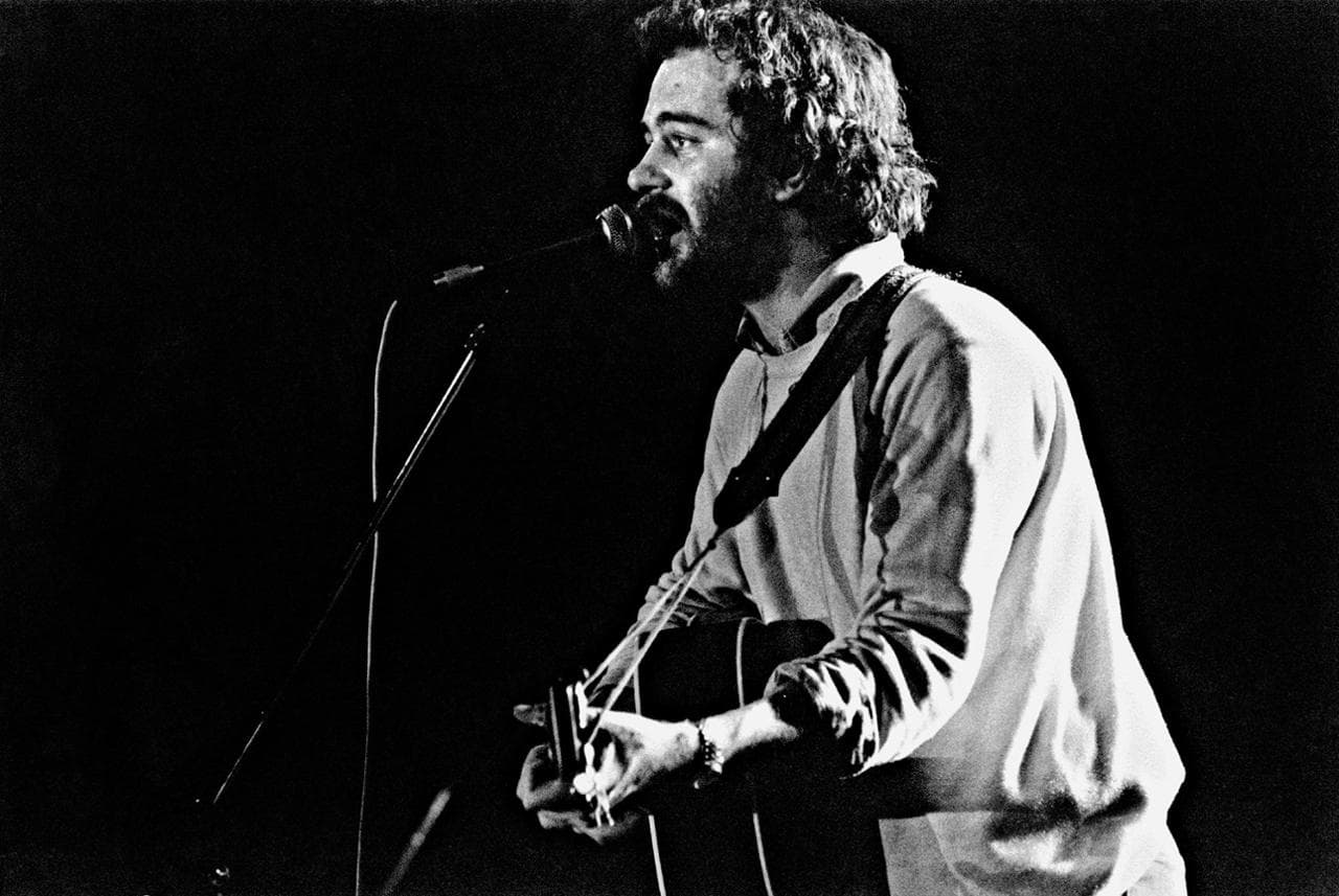Francesco De Gregori dal vivo negli anni 70&nbsp;&copy; Mondadori Portfolio via ZUMA Press
