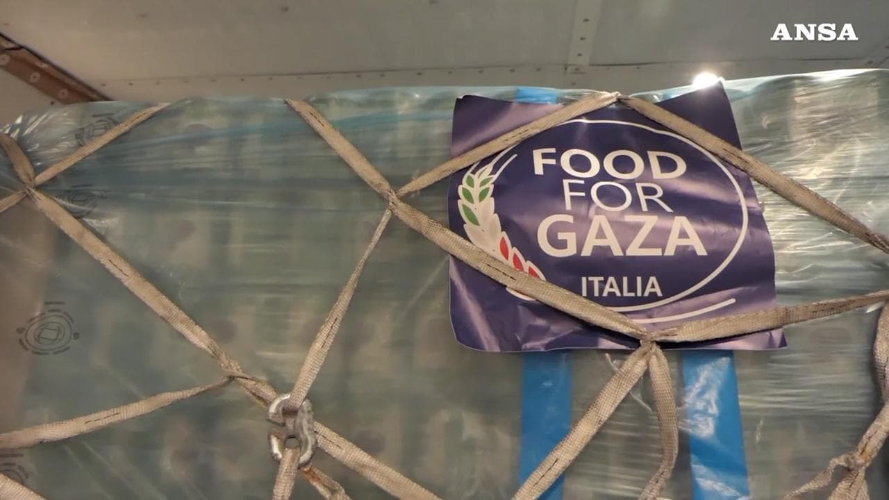 Gaza, partiti da Fiumicino per Amman gli aiuti umanitari italiani. Presto aviolanci dalla Giordania