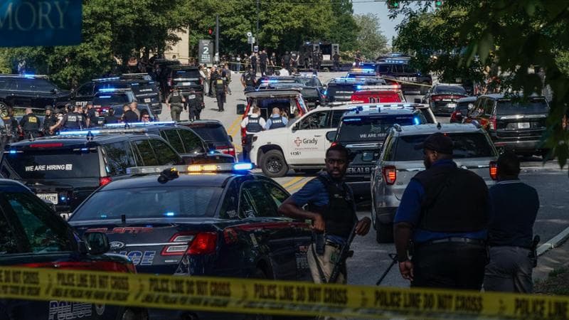 Terrore ad Atlanta, spari contro la sede l’agenzia federale per la salute pubblica: ucciso un agente, morto l’attentatore
