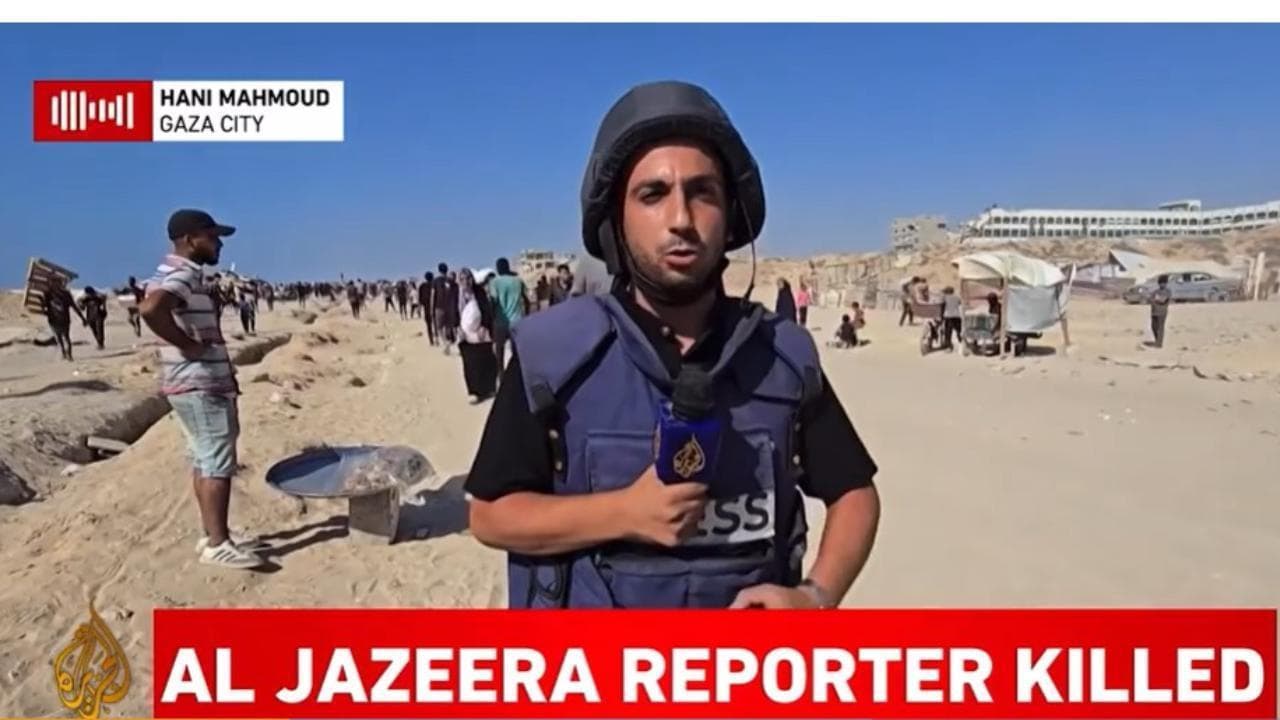 Gaza, ucciso il più noto dei corrispondenti di Al Jazeera. Le immagini poco dopo l'attacco