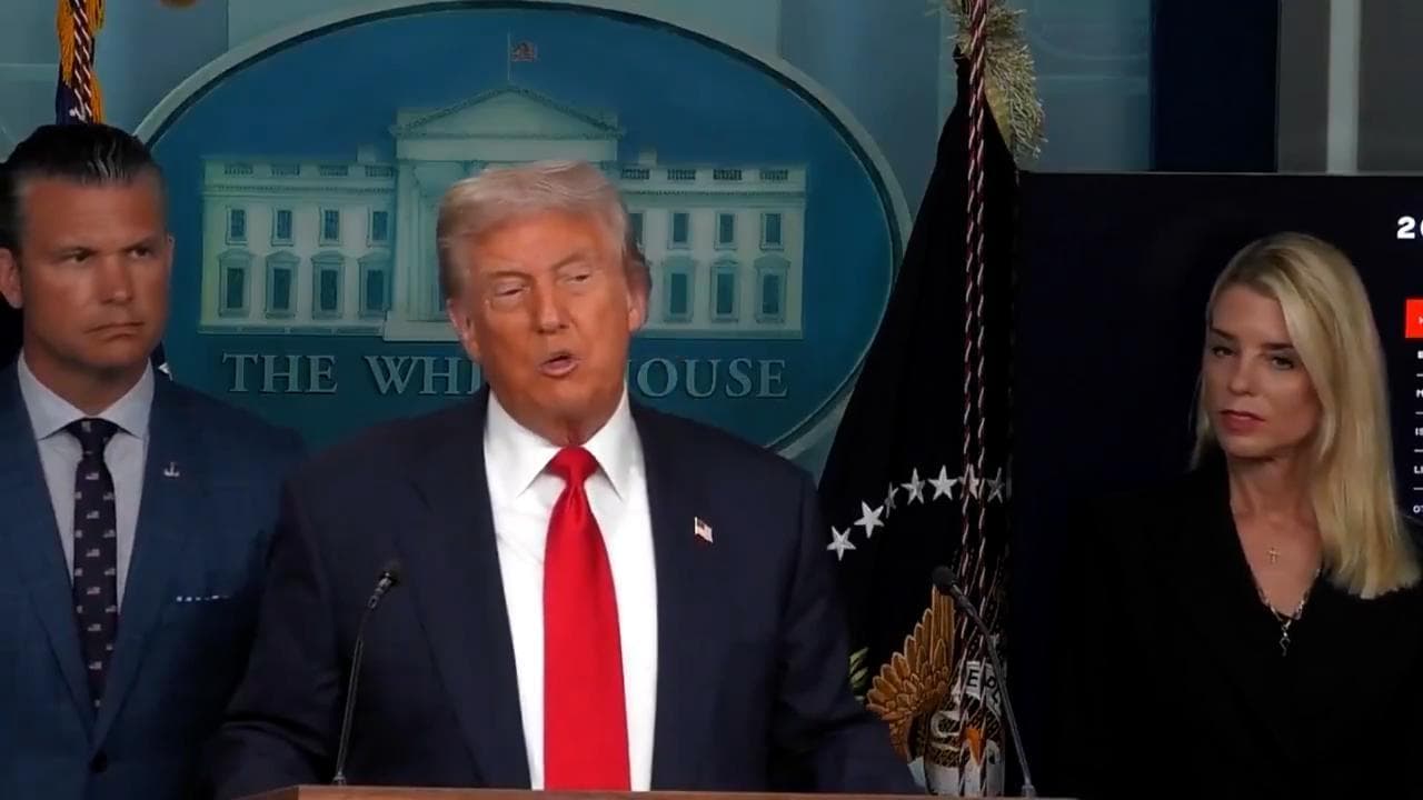 Ucraina, Trump: "Ci sarà uno scambio di territori, sono contrariato dalle dichiarazioni di Zelensky"