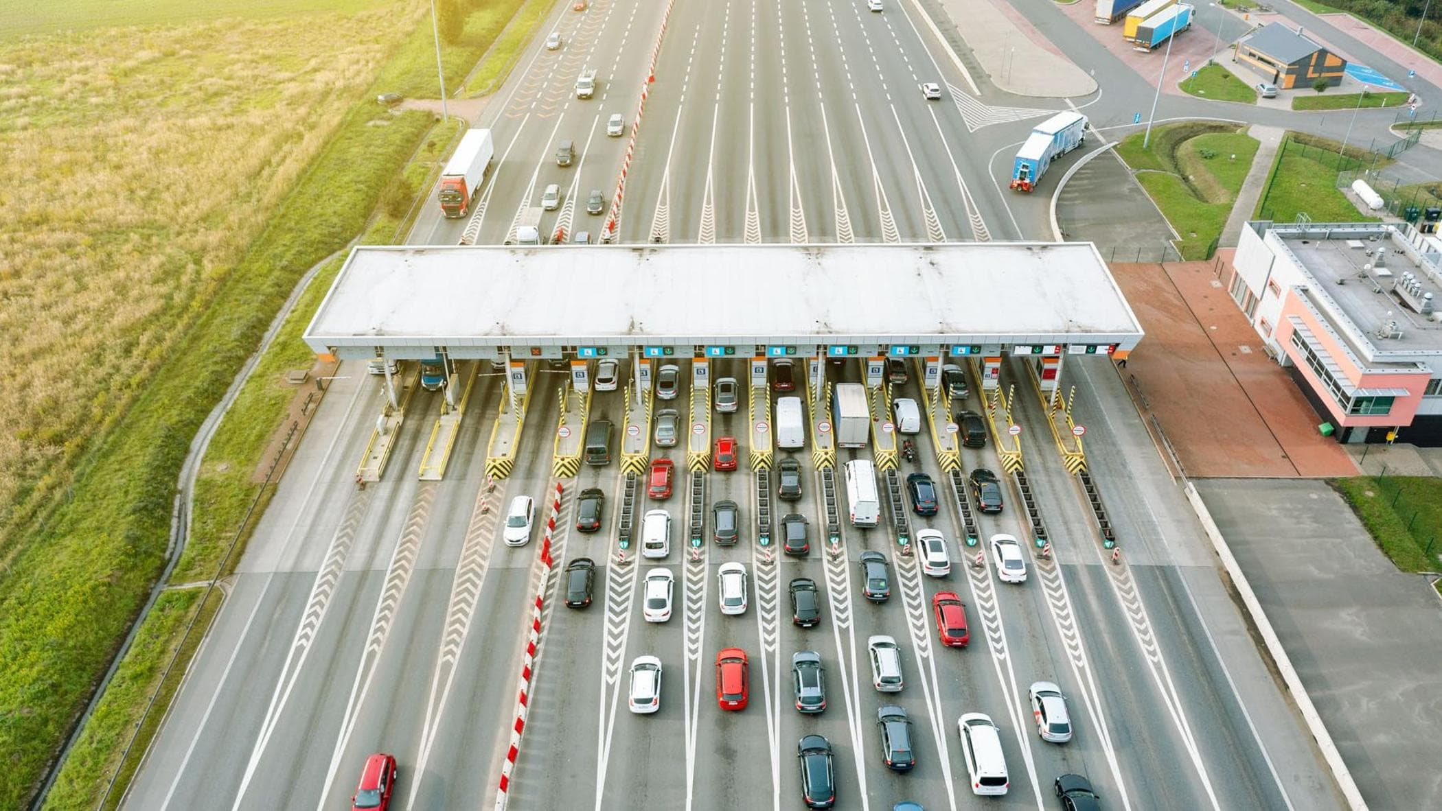 ヨーロッパの車の休日、通行料の目：最も高価な高速道路地図