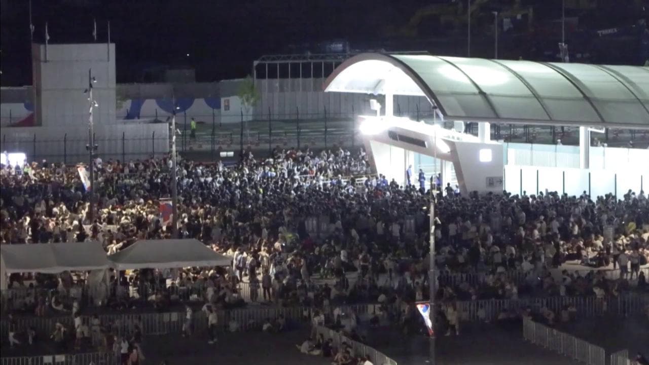 Osaka, metro guasto: migliaia i passeggeri bloccati all'Expo. Molti hanno dormito nei padiglioni