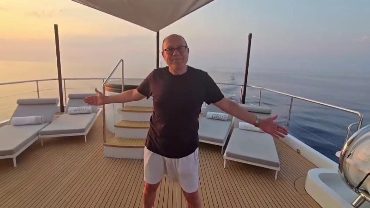 Carlo Verdone augura buon Ferragosto con la battuta del mitico “cargo liberiano” di Borotalco