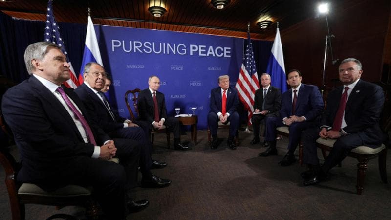 “Proviamo a chiudere”, dalle adulazioni al pranzo saltato ecco come è fallito il summit Trump-Putin