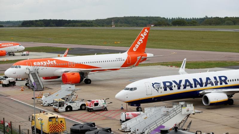 Sorpasso nei cieli, Airbus supera Boeing: l’A320 sarà l’aereo più venduto di sempre, 737 battuto
