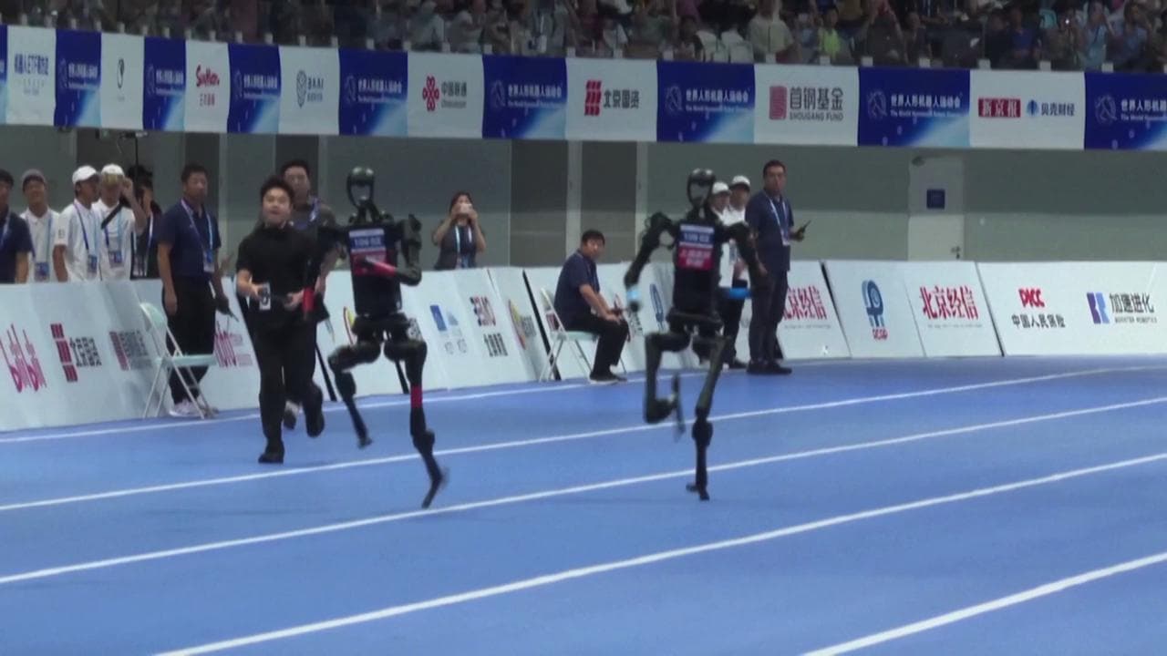 Pechino, ai Giochi mondiali di robot umanoidi c'è la prima 100 metri: si vince in 21,50 secondi