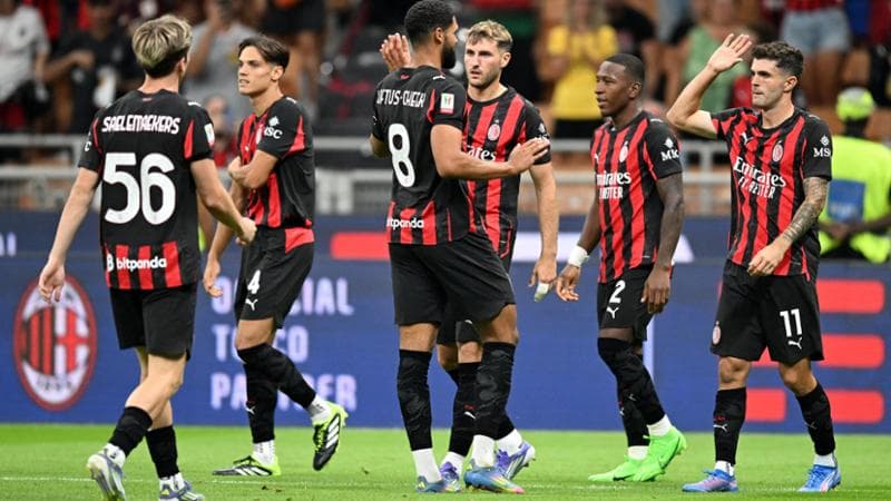 La festa rossonera per il 2-0 di Pulisic