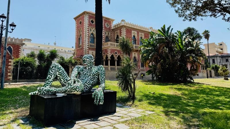 Labirintite una delle tre sculture di Rabarama sul lungomare di Reggio Calabria, foto di Isa Grassano