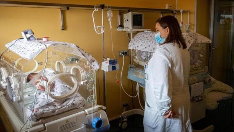 Neonati morti in ospedale a Bolzano. Il batterio nei dispenser per i biberon