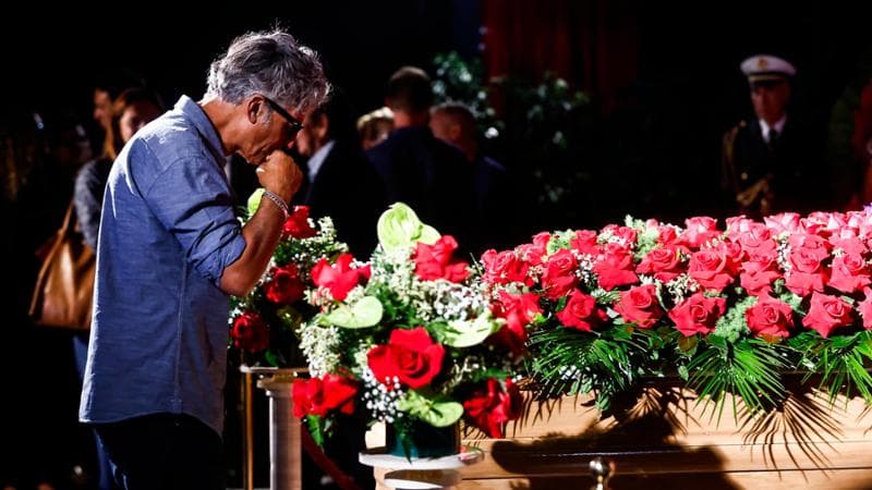Pippo Baudo, Lino Banfi propone di intitolargli il teatro delle Vittorie. E Fiorello rilancia: “Sostituire la statua del cavallo con la sua”