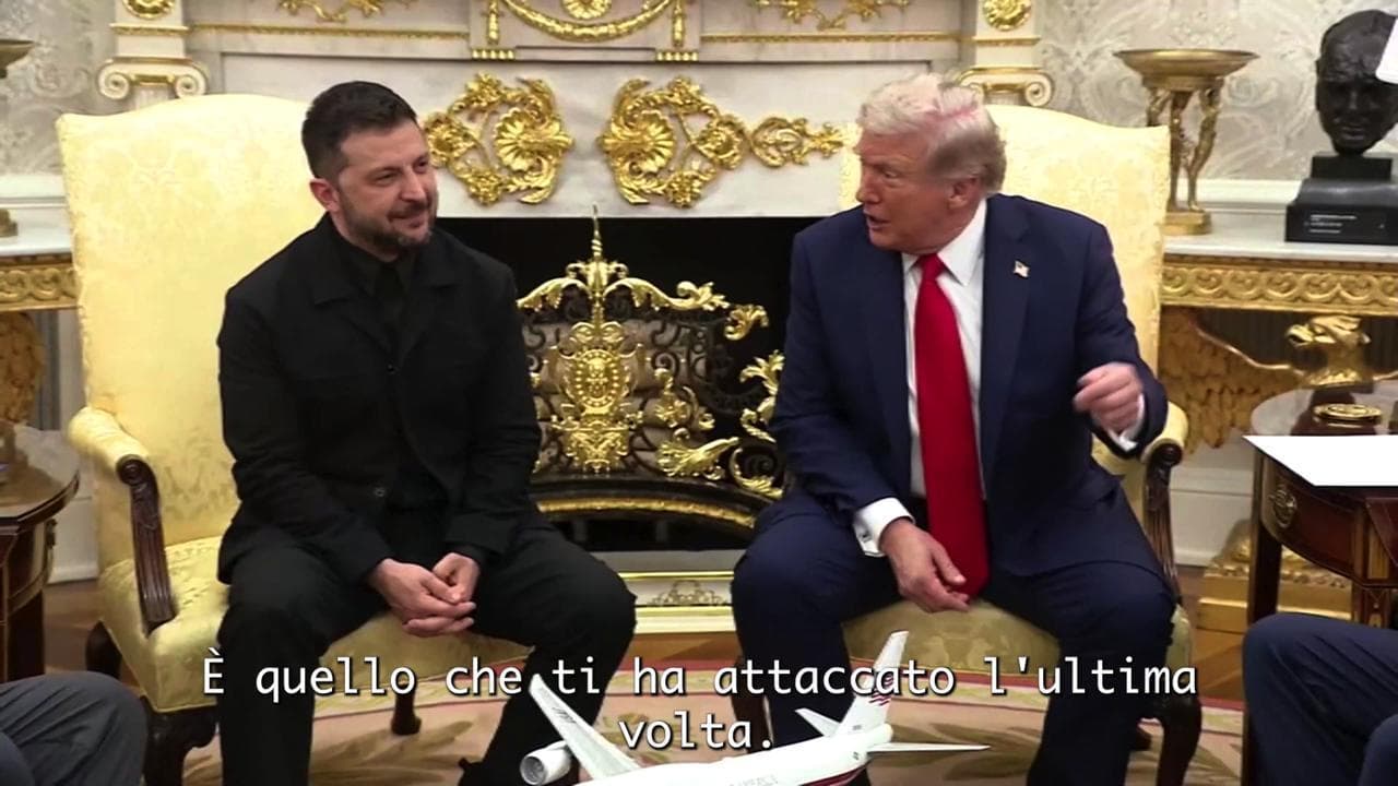 Tutti gli abiti del presidente:lo stile Zelensky promosso alla Casa Bianca. E il reporter si scusa