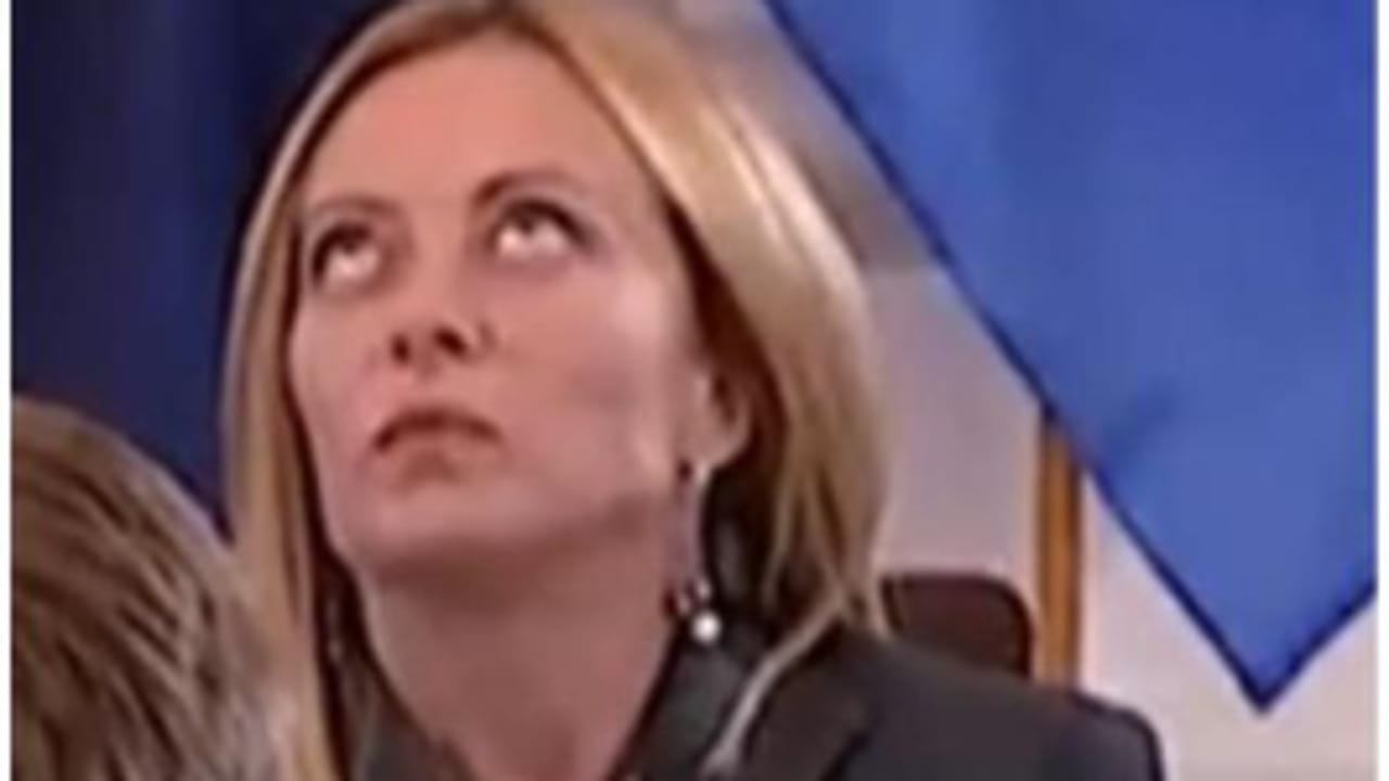 I media internazionali colpiti dalle "faccette" di Meloni durante il vertice con Trump