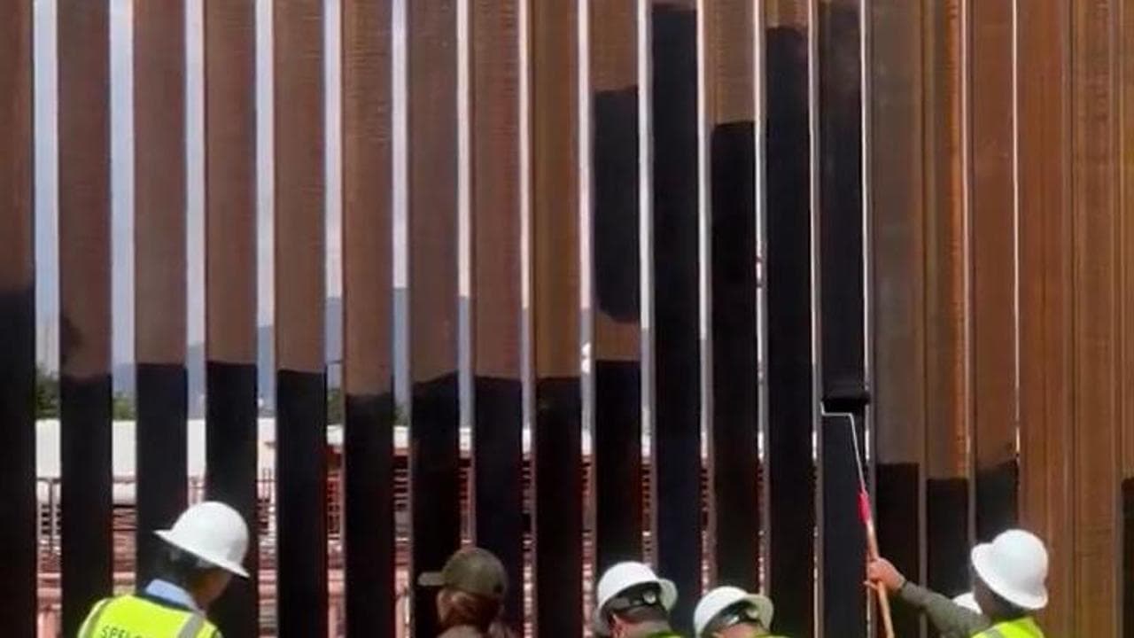 Muro Usa-Messico dipinto di nero: Trump punta a renderlo troppo caldo per arrampicarsi
