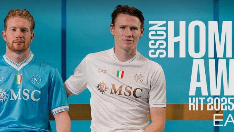 De Bruyne e McTominay mostrano le nuove maglie del Napoli