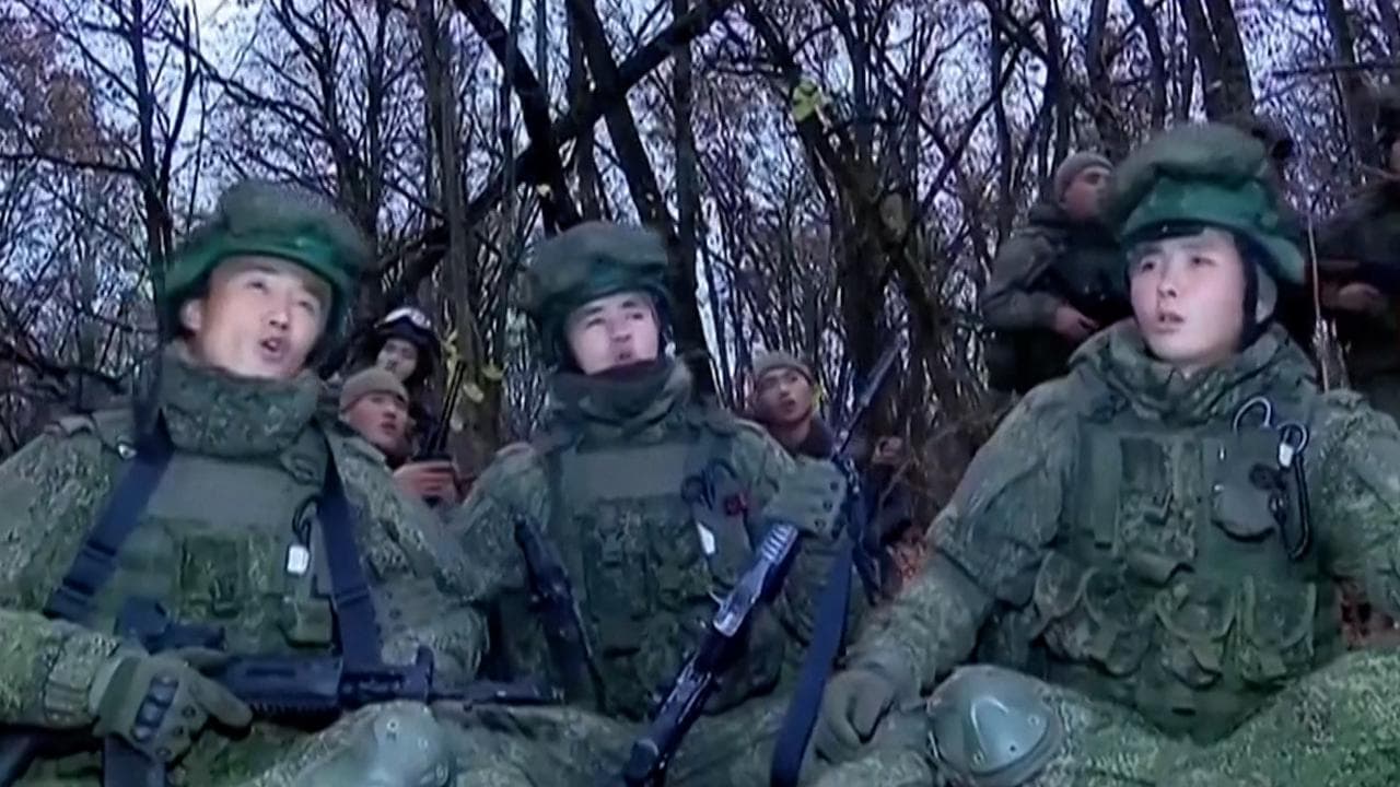Soldati della Corea del Nord combattono contro gli ucraini: il video celebrativo della Tv di Stato