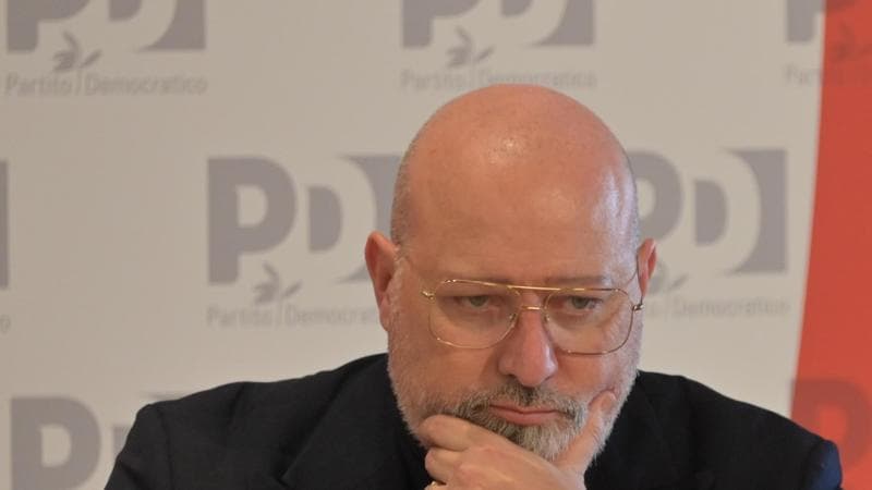 Bonaccini: “Michele cambi ruolo. Nessuno di noi è indispensabile”