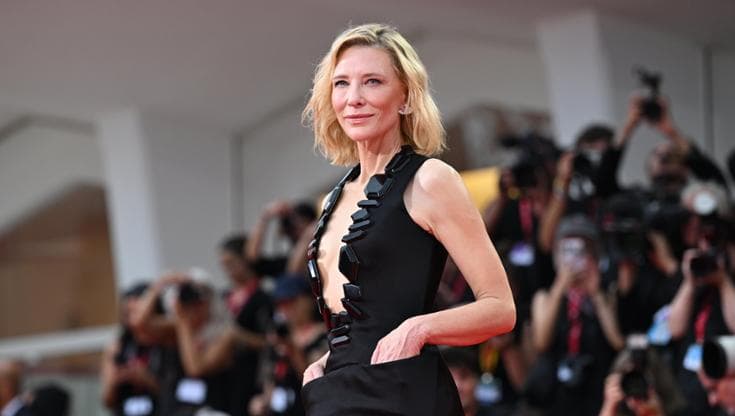 Rose Villain, la cresta non convince, il golf di Julia Roberts stravince: le pagelle della Mostra