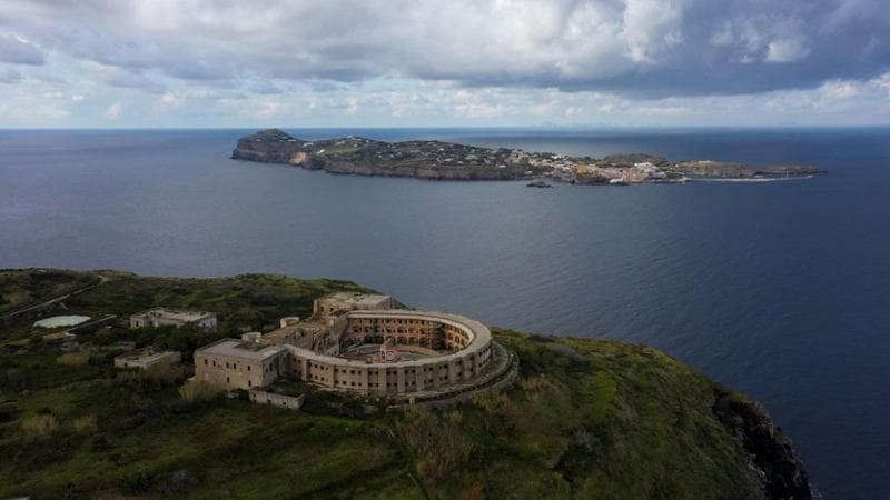 Il fine pena mai degli innocenti nell’inferno di Santo Stefano