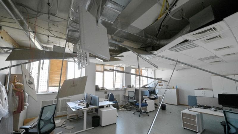 La sede della delegazione Ue a Kiev dopo il bombardamento russo
