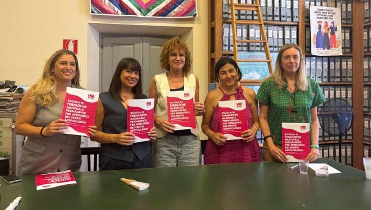 Giulia Minoli, Cristina Fogazzi, Fiorella Mannoia, Lella Palladino e Celeste Costantino alla Casa Internazionale delle Donne a Roma